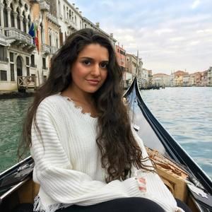 Meet your Posher, Julianna